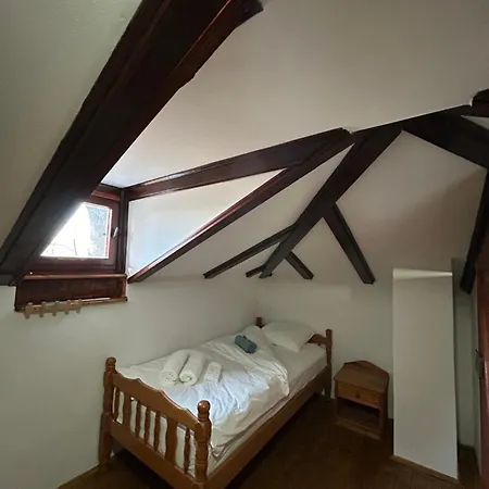 Planinska Kuca Bogdanovic * Jarmenovci